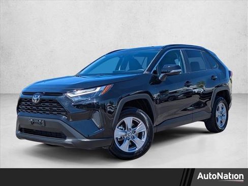 Used 2025 Toyota RAV4 XLE FWD image 1