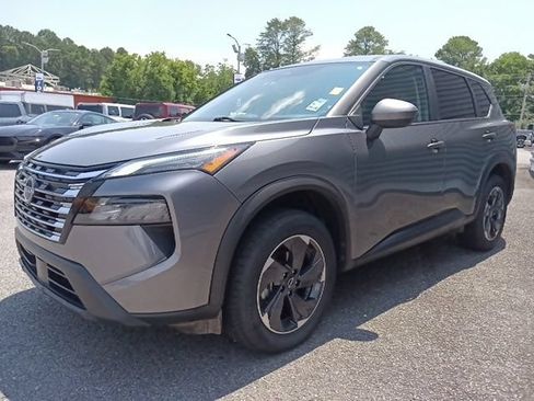 Used 2024 Nissan Rogue SV FWD image 7