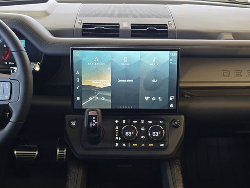 New 2026 Land Rover Defender 110 OCTA AWD/4WD image 17
