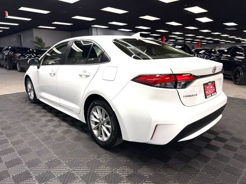 Used 2020 Toyota Corolla XLE w/ Carpet Mat Package (TMS) FWD image 11