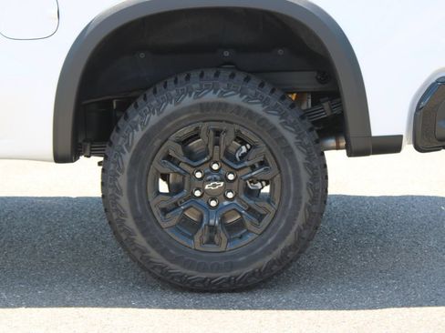 New 2026 Chevrolet Silverado 1500 ZR2 AWD/4WD image 19