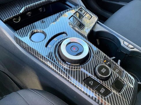 Used 2025 Kia Sportage LX image 28