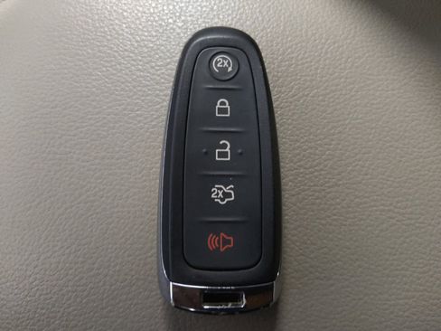 Used 2015 Ford Escape Titanium image 32