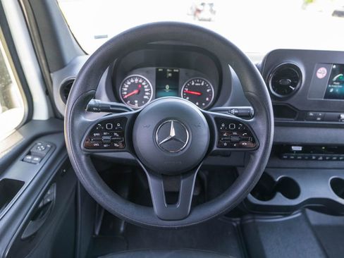 Used 2024 Mercedes-Benz Sprinter 2500 image 16