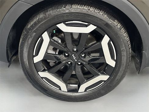 Used 2023 Kia Telluride EX image 34