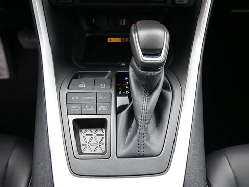 Certified 2025 Toyota RAV4 XLE Premium image 28