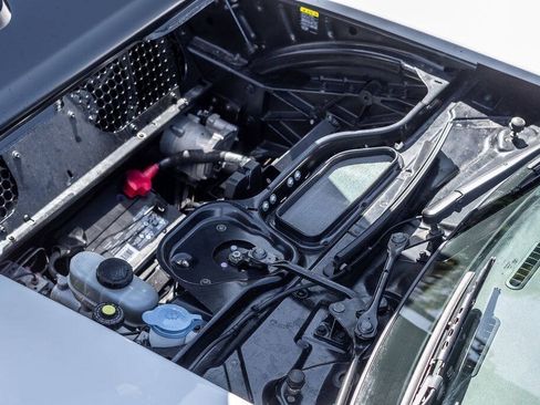 Used 2005 Ford GT RWD image 49