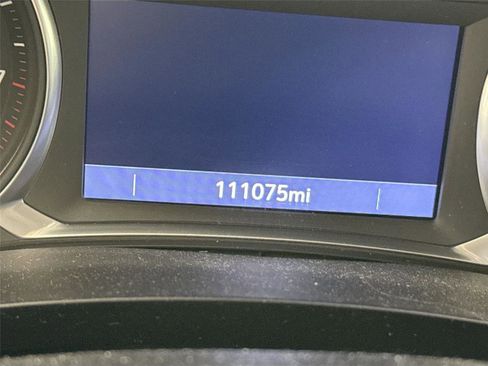 Used 2020 Chevrolet Traverse LT image 14