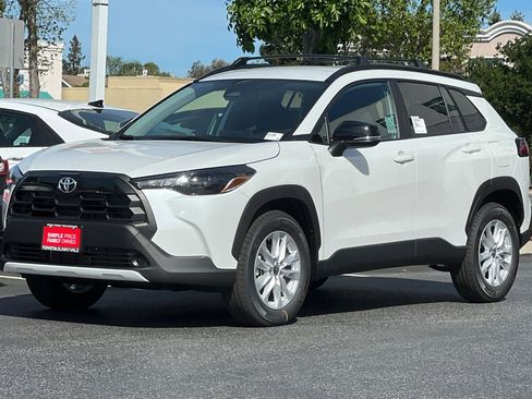 New 2026 Toyota Corolla Cross LE image 2