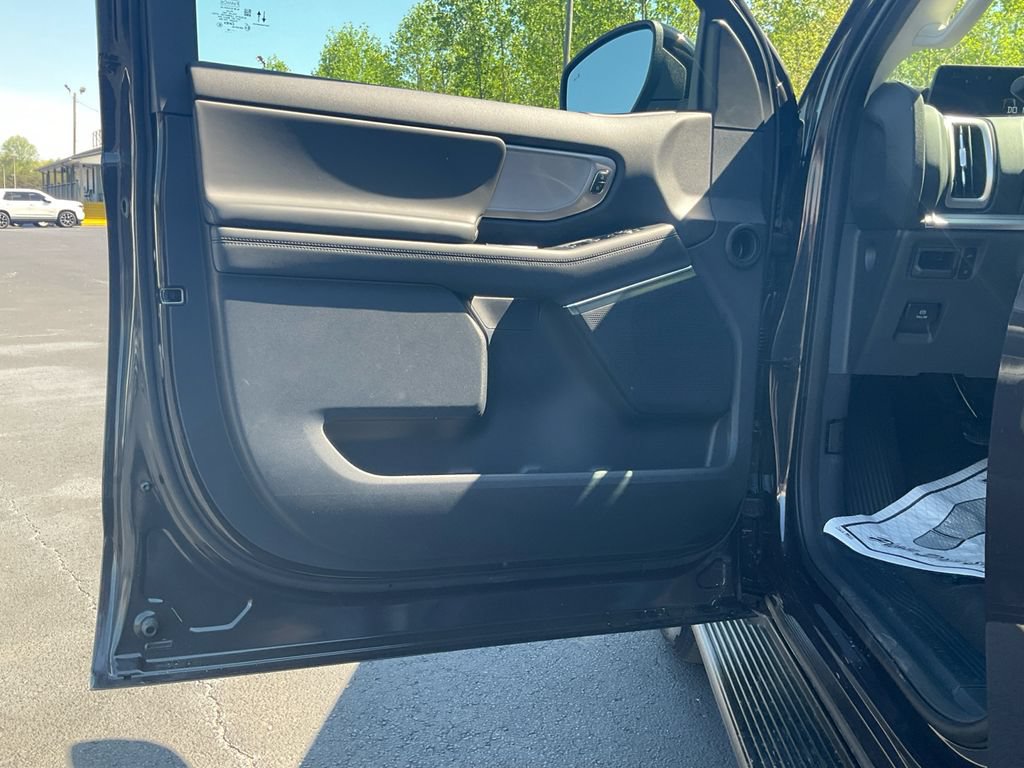 New 2026 Ford Expedition Max Active RWD image 17