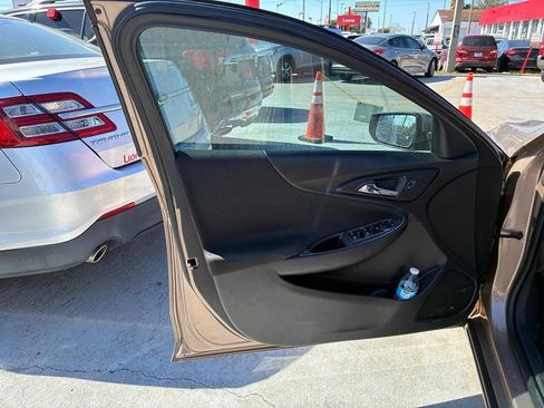 Used 2019 Chevrolet Malibu LT FWD image 19