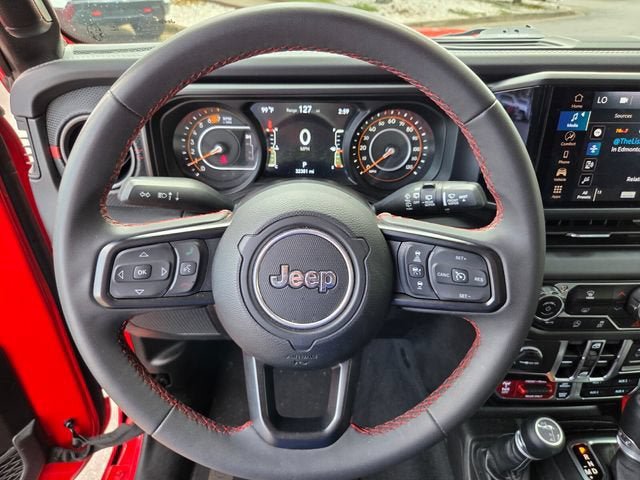 Used 2025 Jeep Wrangler Unlimited Rubicon AWD/4WD image 29