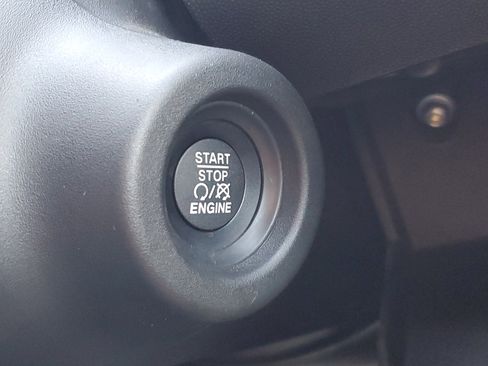 Used 2025 RAM ProMaster 2500 w/ Convenience Group image 21