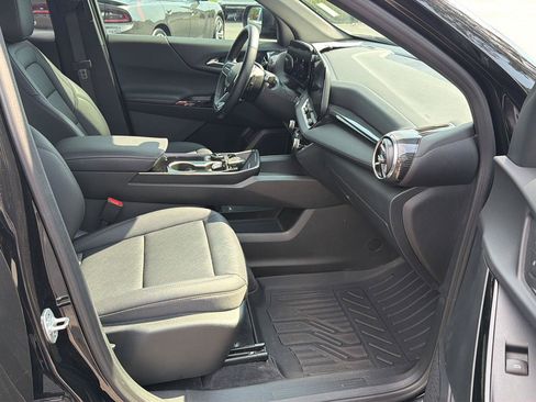 Used 2026 Chevrolet Equinox LT w/ Convenience Package II FWD image 13
