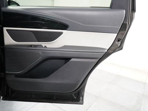 Used 2025 Lincoln Nautilus Premier AWD/4WD image 33