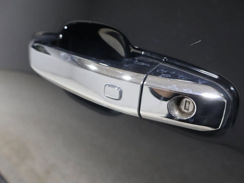 Used 2019 Chevrolet Silverado 1500 High Country image 10