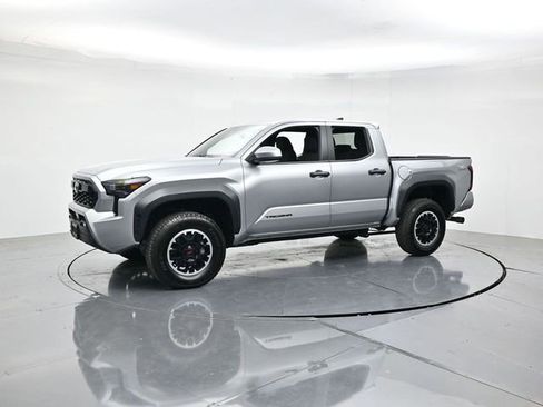 Used 2024 Toyota Tacoma TRD Off-Road AWD/4WD image 6