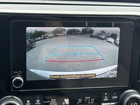 Used 2024 Toyota Highlander XLE AWD/4WD image 27
