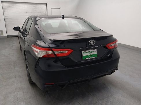 Used 2020 Toyota Camry SE image 6