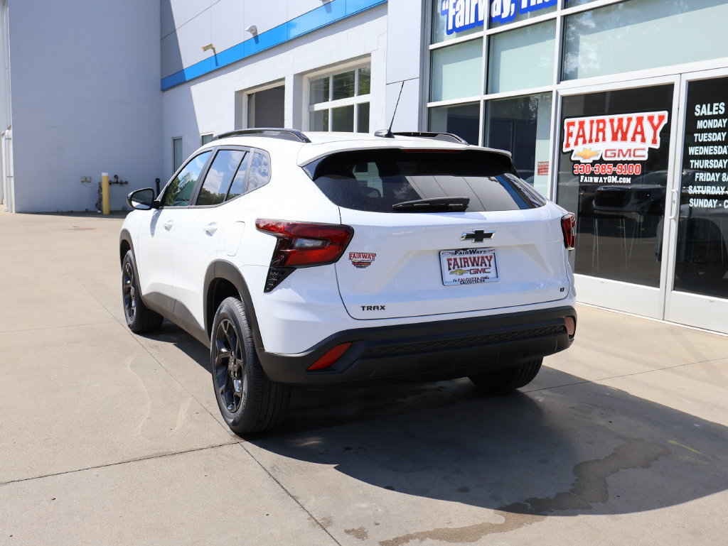 New 2026 Chevrolet Trax LT w/ Driver Confidence Package FWD image 8