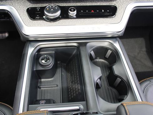 Used 2025 Ford Expedition Tremor AWD/4WD image 18