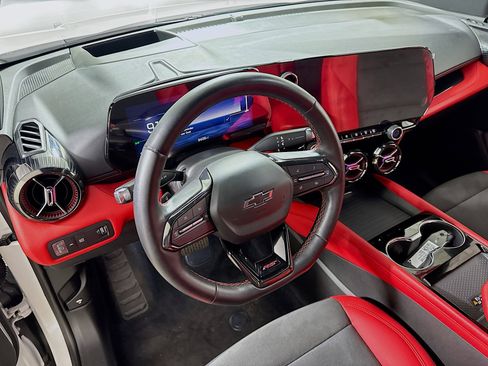 Used 2024 Chevrolet Blazer EV RS image 22