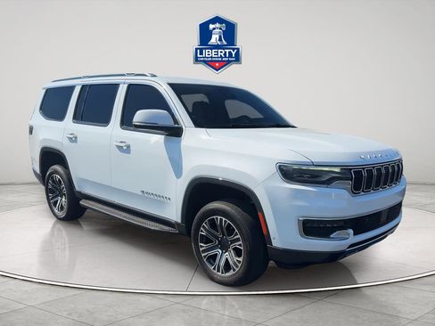 Used 2022 Jeep Wagoneer Series III AWD/4WD image 3