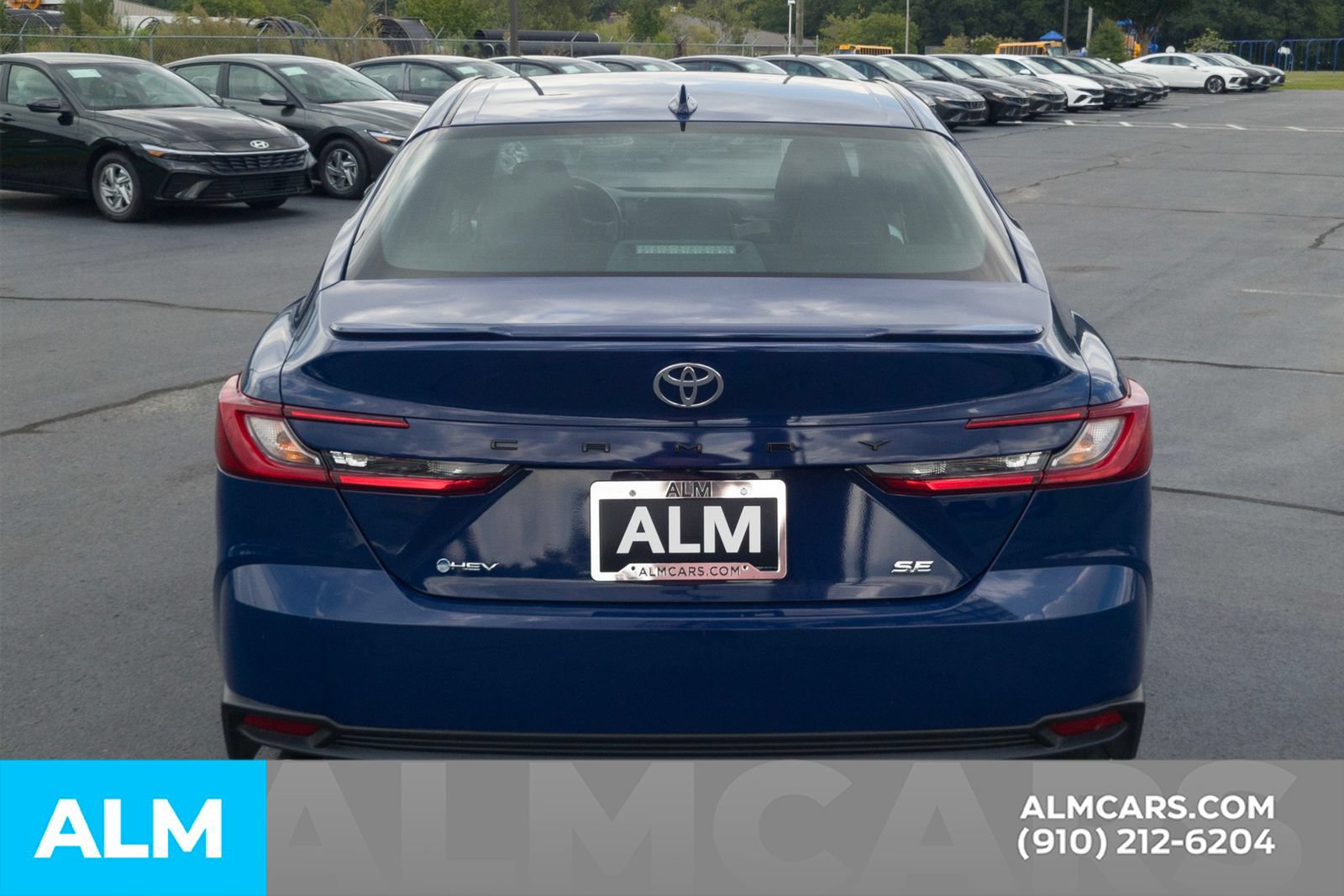 Used 2025 Toyota Camry SE FWD image 6