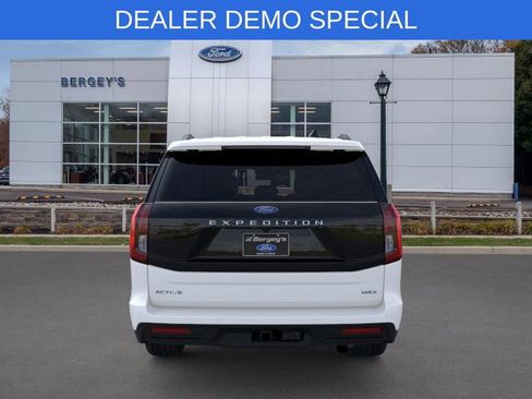 New 2025 Ford Expedition Max Active image 5