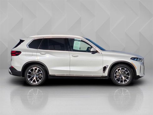 Used 2024 BMW X5 sDrive40i image 7