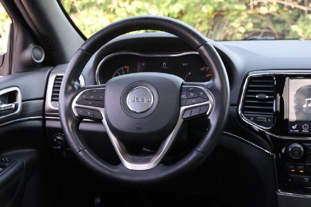 Used 2020 Jeep Grand Cherokee Limited AWD/4WD image 25