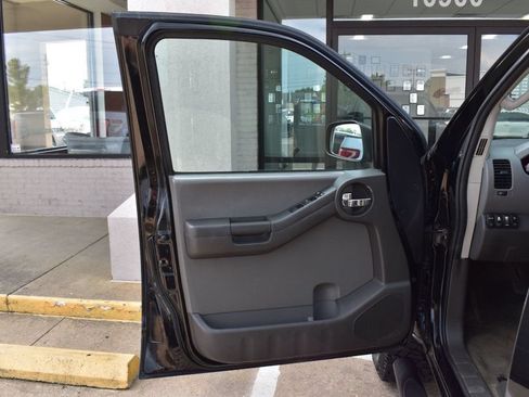 Used 2010 Nissan Xterra X AWD/4WD image 25