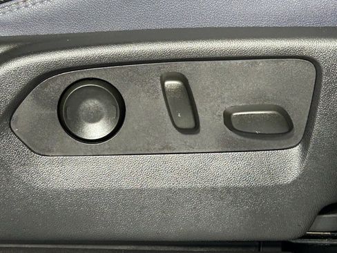 Used 2024 Chevrolet Silverado 3500 High Country w/ Technology Package image 12