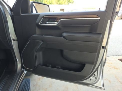 Used 2023 Chevrolet Silverado 1500 LT AWD/4WD image 39