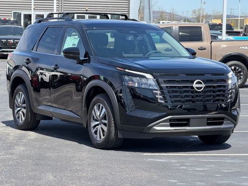 New 2026 Nissan Pathfinder SL AWD/4WD image 2