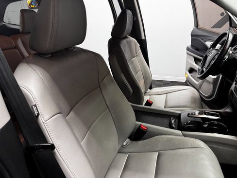 Used 2017 Honda Pilot Touring image 54