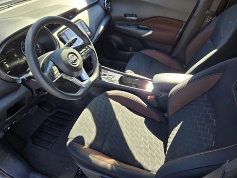 Used 2023 Nissan Kicks SR image 17