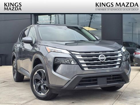 Used 2024 Nissan Rogue SV image 1