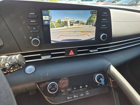 Used 2025 Hyundai Elantra Hybrid FWD image 27