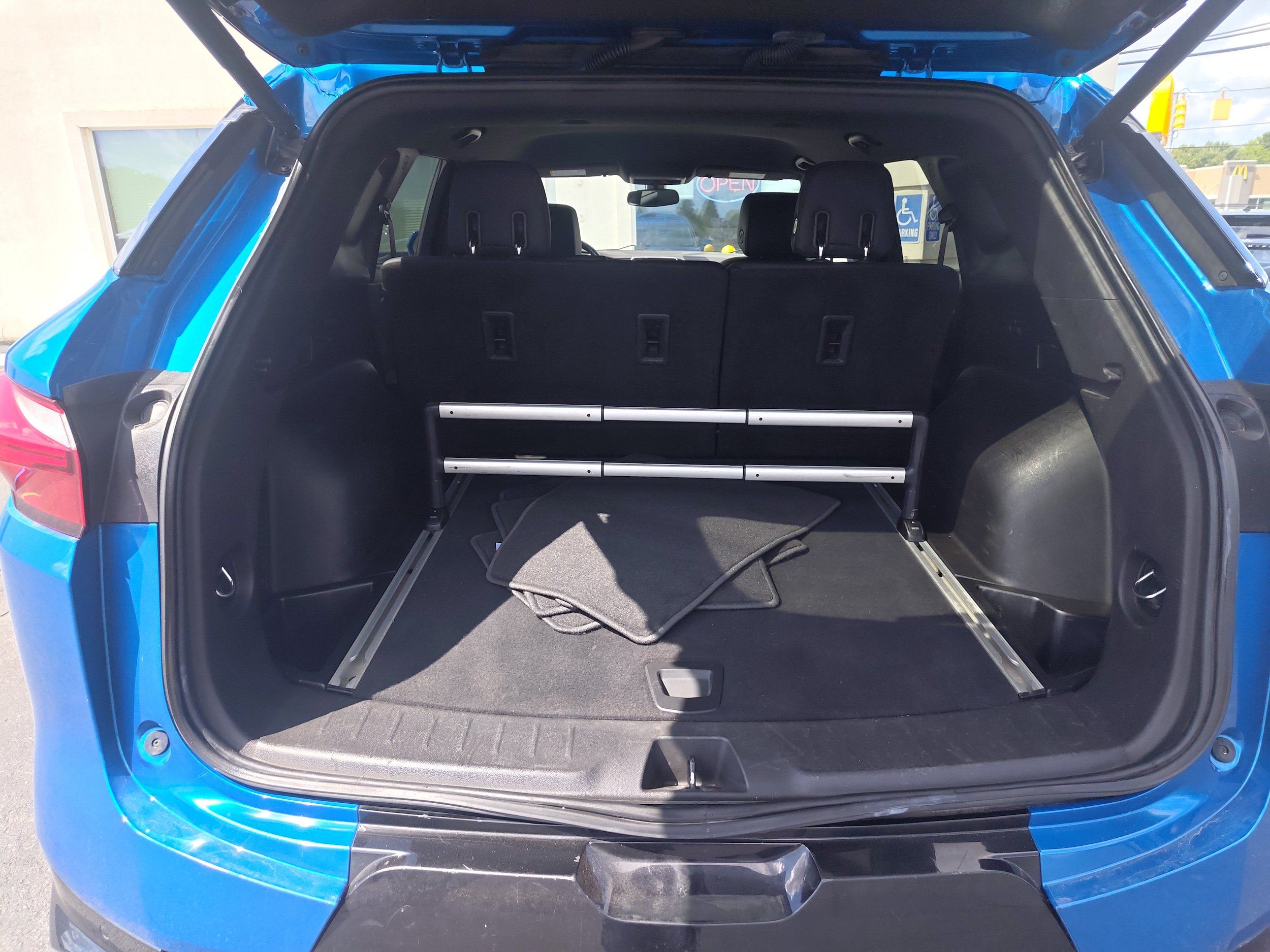 Used 2020 Chevrolet Blazer RS w/ LPO, Floor Liner Package FWD image 12