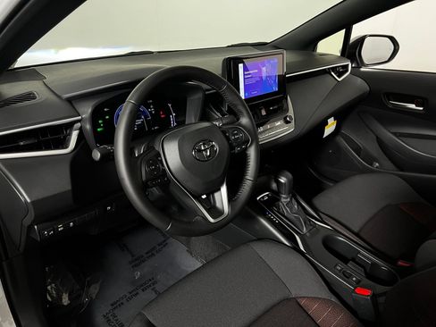 Used 2026 Toyota Corolla SE FWD image 12