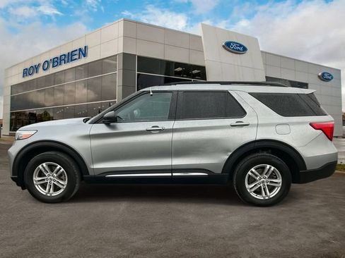 Certified 2023 Ford Explorer XLT image 2