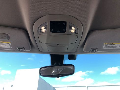 Used 2017 Chrysler Pacifica Touring Plus image 29