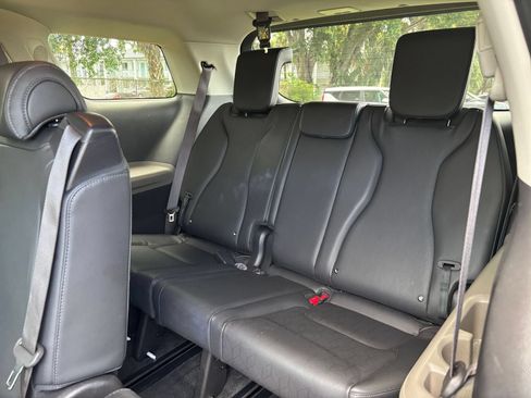Used 2026 Kia Carnival FWD image 31