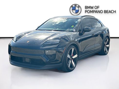 Used 2025 Porsche Macan 4S Electric image 3