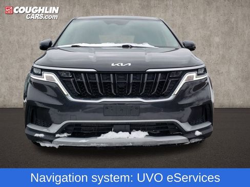 Used 2022 Kia Carnival EX image 3