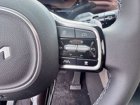 New 2026 Kia Carnival LXS FWD image 16
