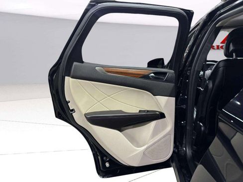 Used 2019 Lincoln MKC Select w/ Select Plus Package image 39