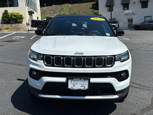 Used 2023 Jeep Compass Limited w/ Sun and Sound Group AWD/4WD image 2