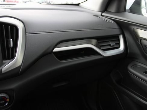 Used 2023 GMC Terrain SLE image 28